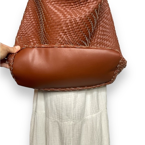 NWOT DEUX LUX Brown Woven Vegan Leather Large Hobo Shoulder Bag - Picture 3 of 8